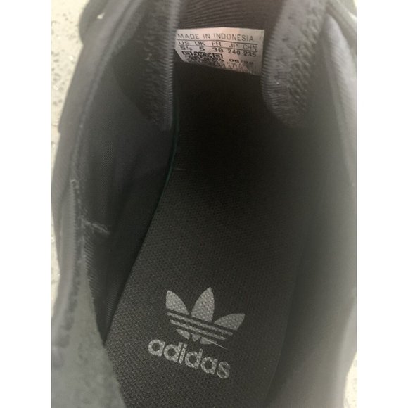 Adidas Boys Sz 5.5y Black Stripes tennis shoes PRB 698001 - Picture 8 of 12